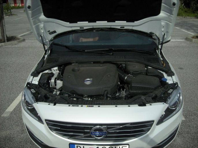 volvo-s60-d9524g.jpg