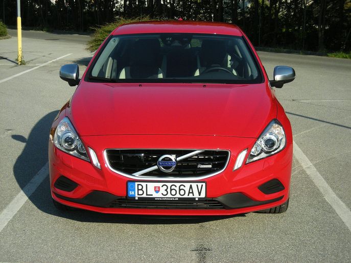 volvo-s60-r-design5178g.jpg