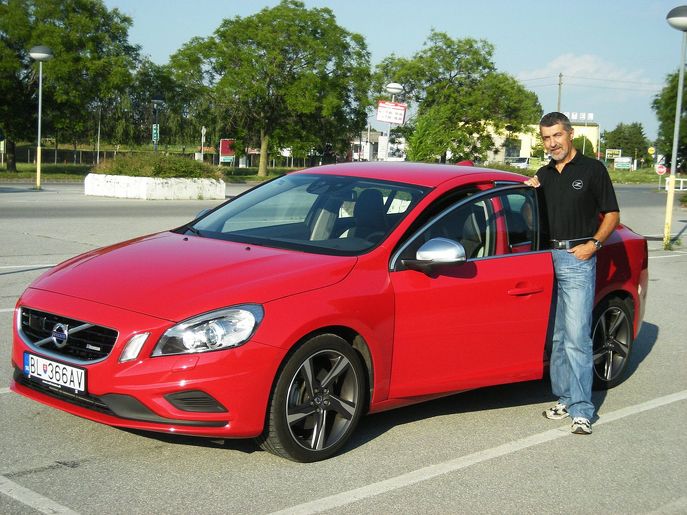 volvo-s60-r-design5182g.jpg