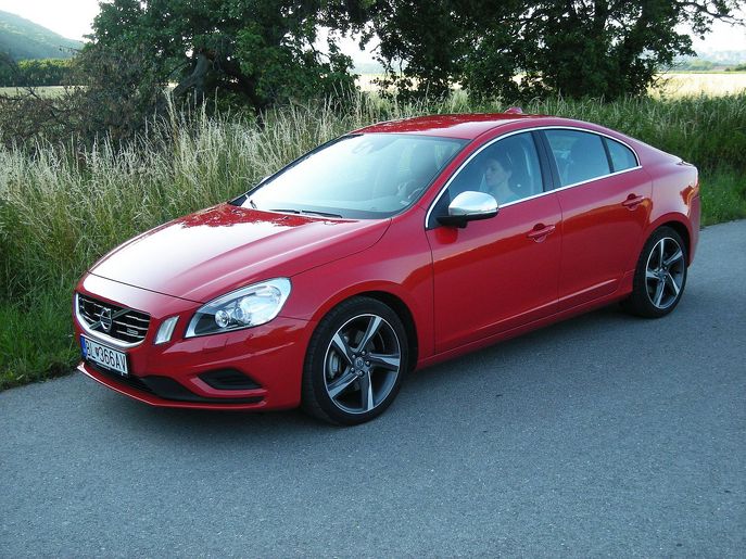 volvo-s60-r-design5190g.jpg