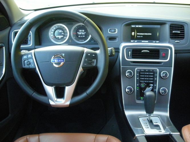 volvo-v60n3929g.jpg