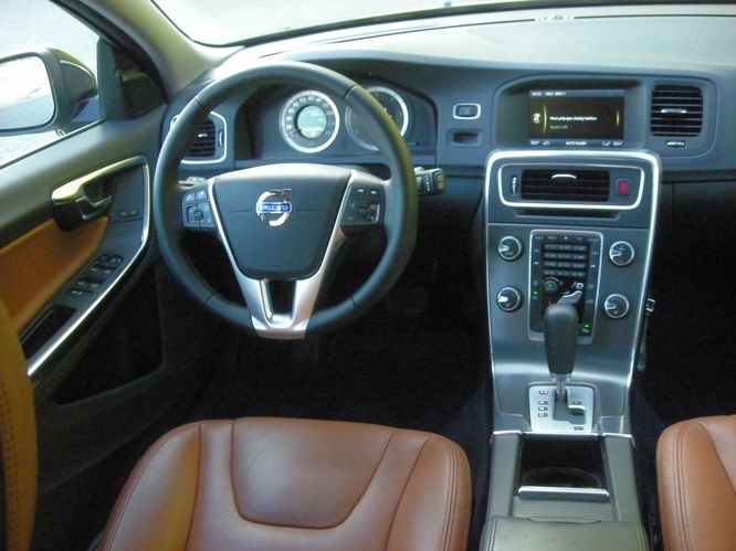 volvo-v60n3930g.jpg