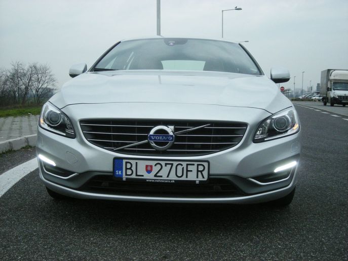 volvo-v60n8851g.jpg