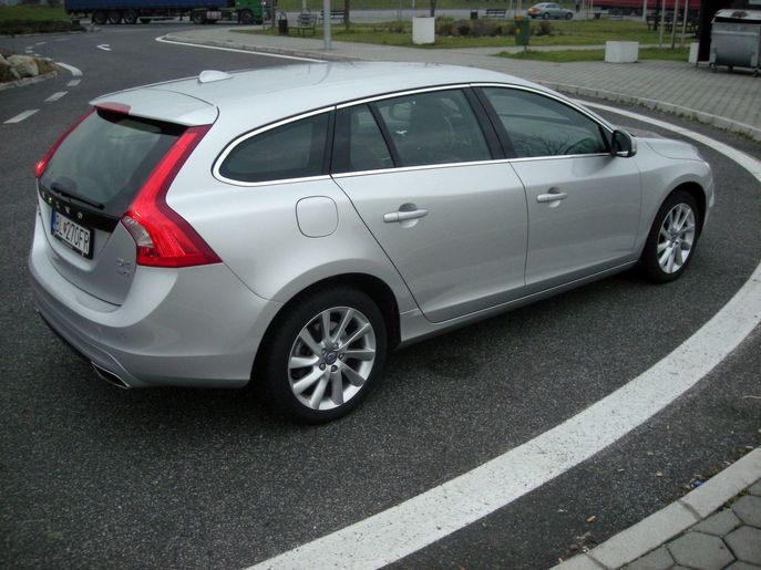 volvo-v60n8856g.jpg