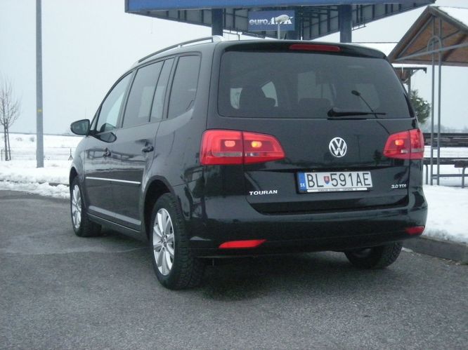 vw-touran3950g.jpg