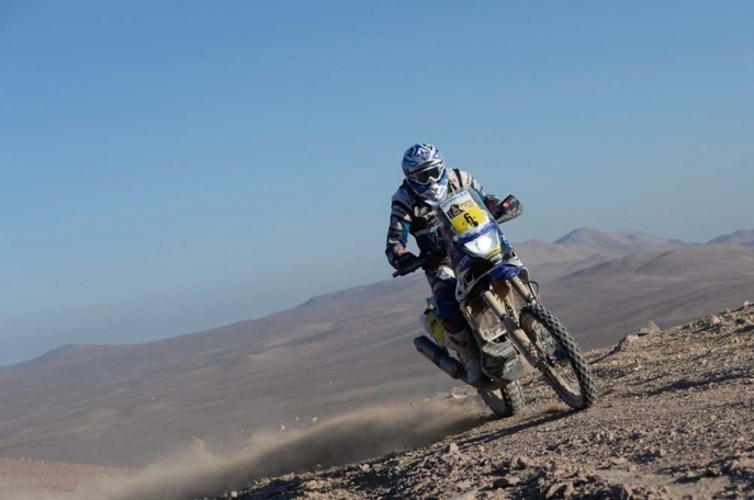 Foto: www.dakar.com;Francúz Olivier Pain na Yamahe zvádza o celkové 3. miesto veľké súboje;