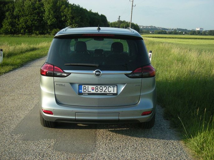 zafira-tourer-6612g.jpg