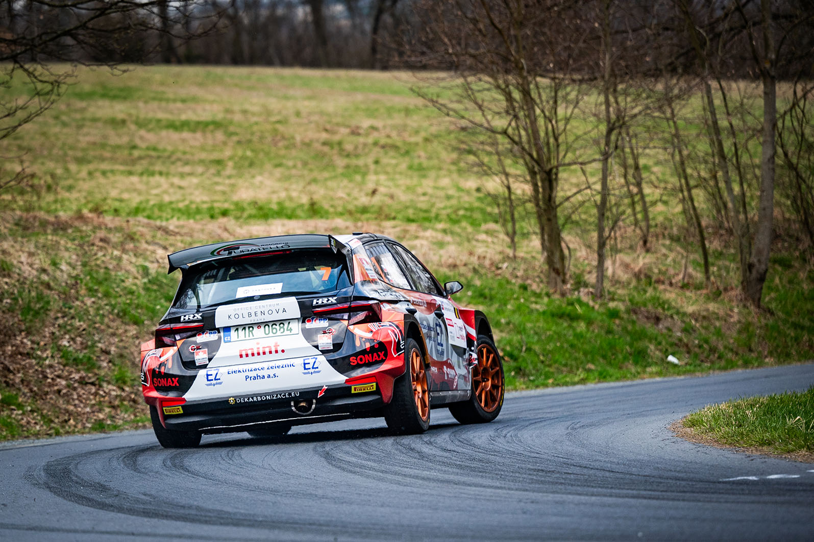 04-skoda-fabia-rs-rally2.jpg