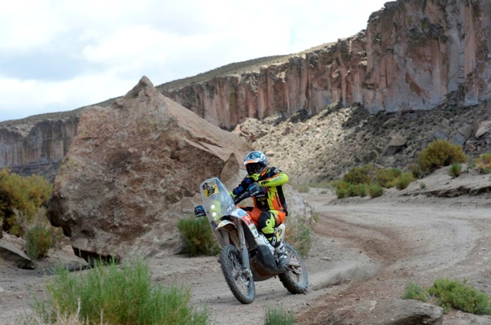 Franc&uacute;z David Casteu (KTM 450 Rally) si priebežne drž&iacute; 6. poz&iacute;ciu;www.dakar.com