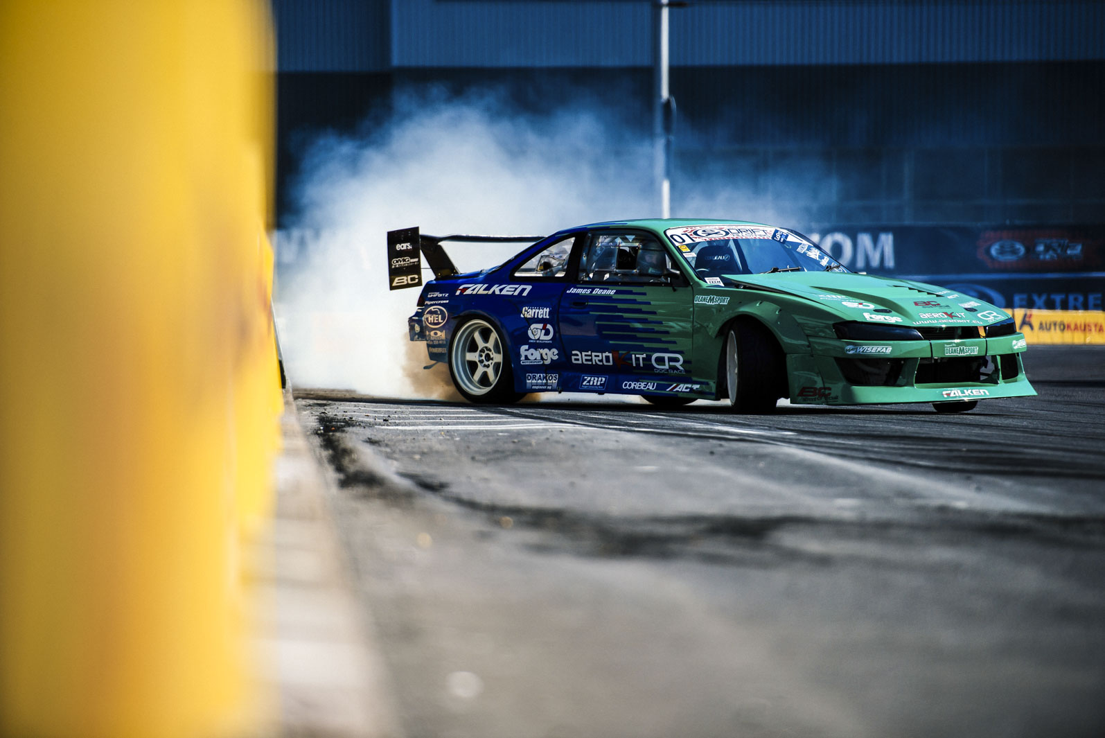 FALKEN High Performance Tyres 151214falken-falken-drifting1.jpg