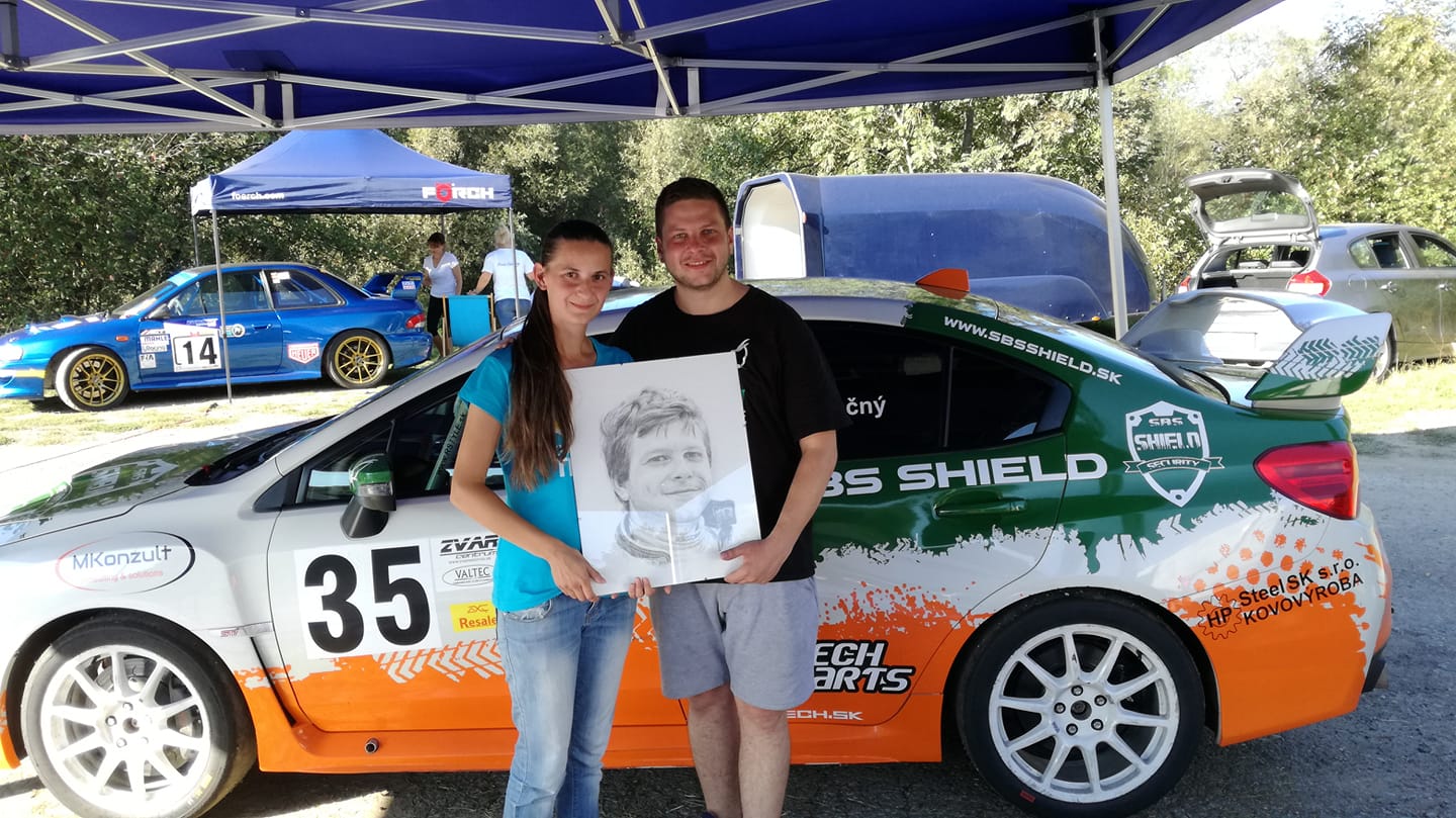 FB Adriana Majdanová;Odovzdanie kresby Tomášovi Konečnému 41443140-1968284996527841-8230581709205143552-o.jpg