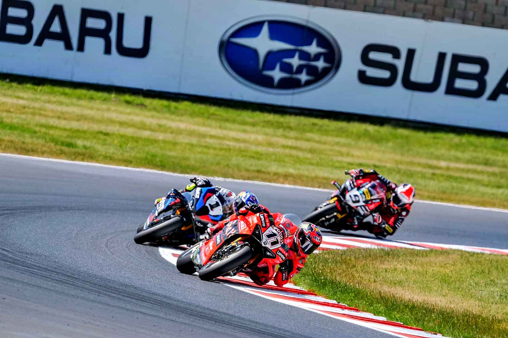 55352-r5-jdr-wsbk-action.jpg
