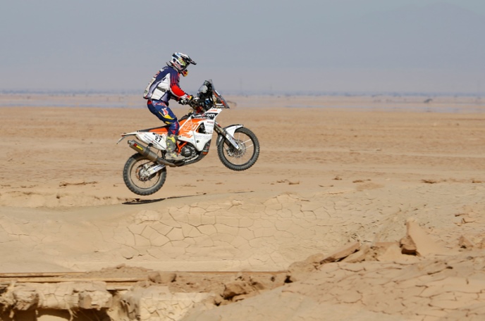 Ďal&scaron;ie prekvapenie Dakaru 2015: Rak&uacute;&scaron;an Matthias Walkner. Po 3. etape bol tret&iacute;, po zav&aacute;han&iacute; v tejto &bdquo;erzete&ldquo; klesol na 38. priečku;www.dakar.com