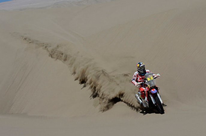 Portugalec Helder Rodrigues, reprezentuj&uacute;ci farby japonskej tov&aacute;rne Honda, sa zatiaľ drž&iacute; na 6. mieste;www.dakar.com