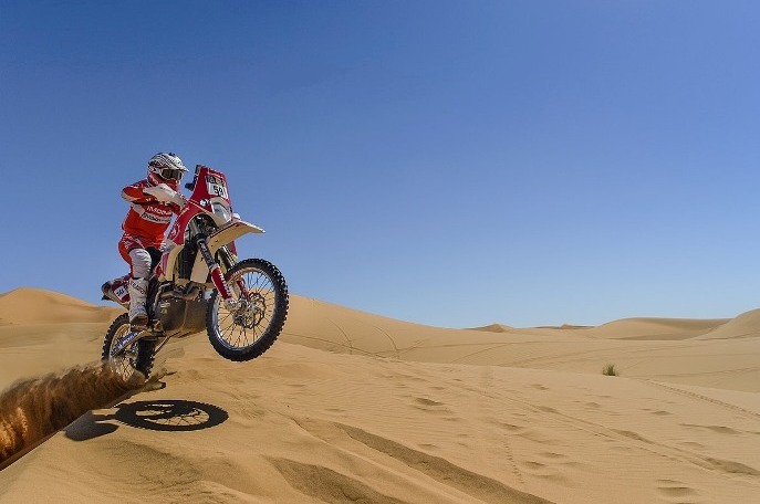 Druh&eacute; miesto patr&iacute; v d&aacute;mskej kateg&oacute;rii jednej stopy ďal&scaron;ej &Scaron;panielke: Rosa Romero Font drž&iacute; priebežn&uacute; 63. poz&iacute;ciu;www.dakarmagazine.nl