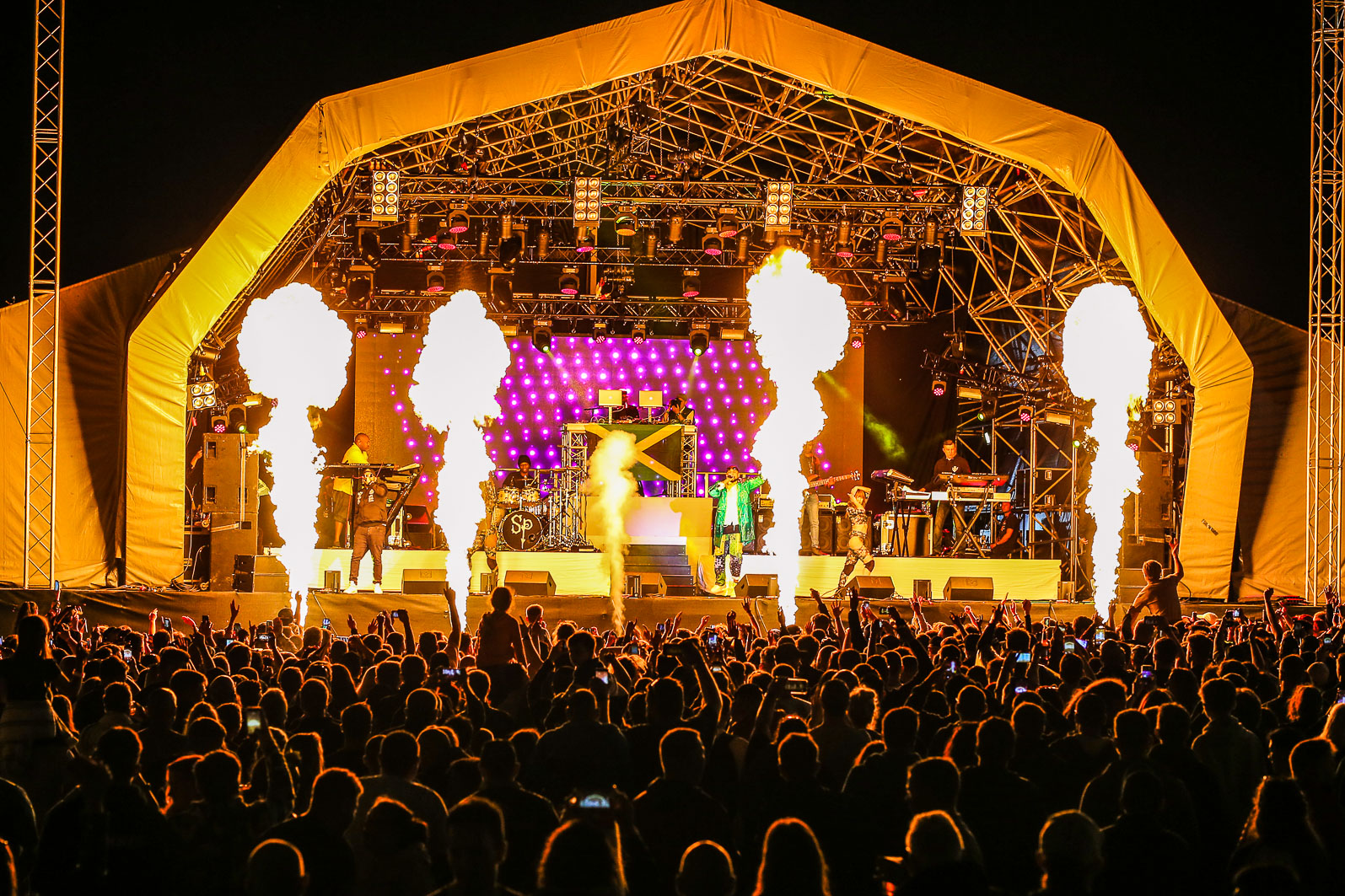 World RX 911e9a0c-fadb-49ac-a578-1179d5f4fa50.jpg