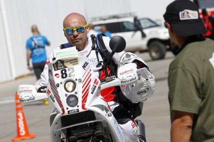 Poliak Michal Hernik, prv&aacute; obeť 37. ročn&iacute;ka Rallye Dakar 2015;www.elnuevoherald.com