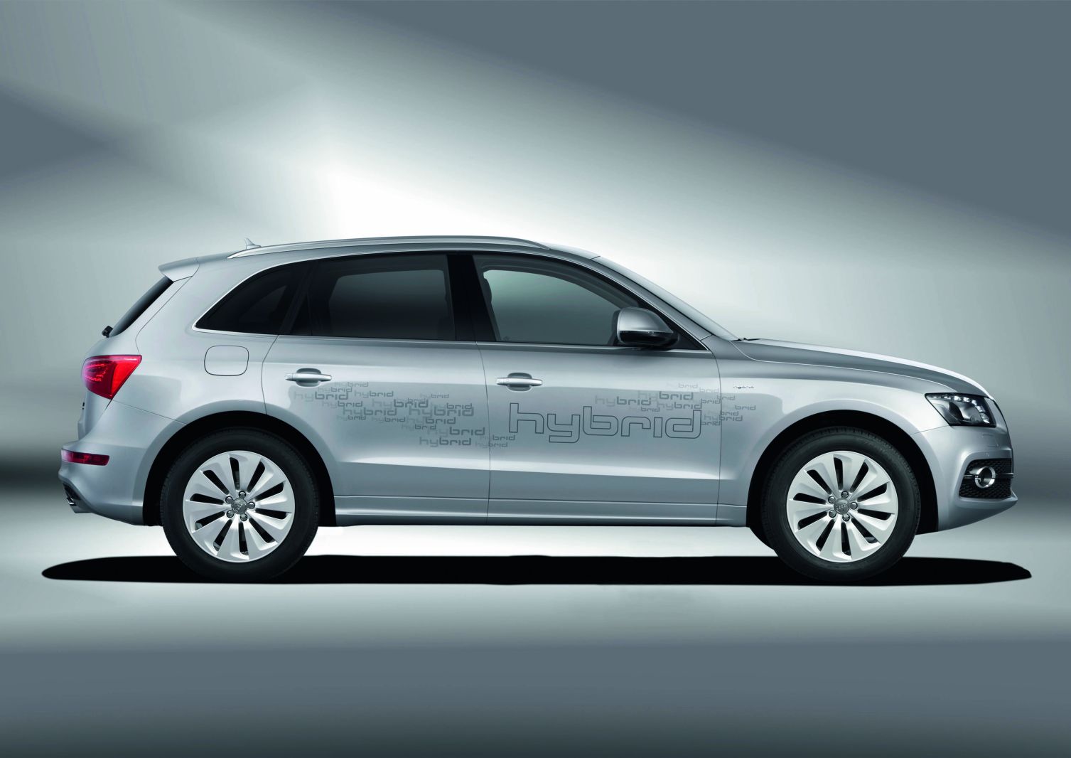 Audi; audi-q5h100008-g.jpg