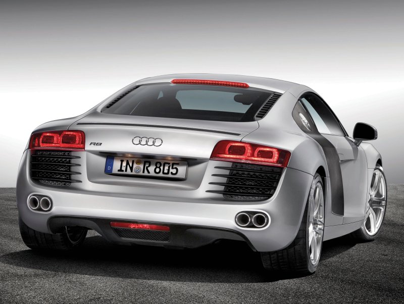 Audi;V každom prípade sa máme na čo tešiť. audi-r8-11.jpg