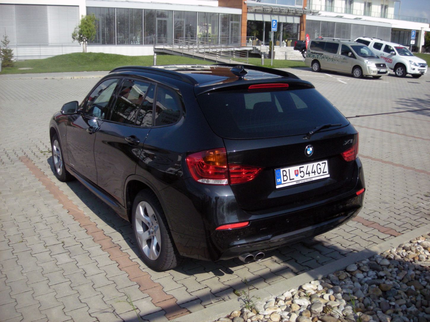 bmw-x1-drive9159g.jpg