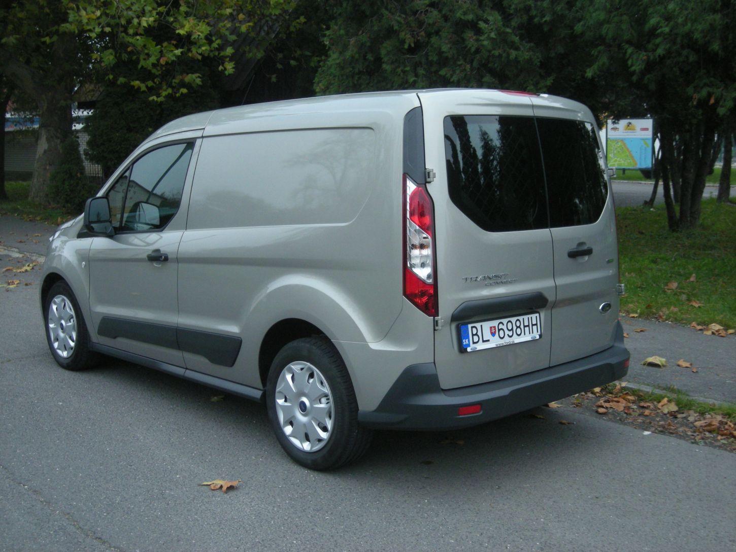 connect-van-9753-g.jpg