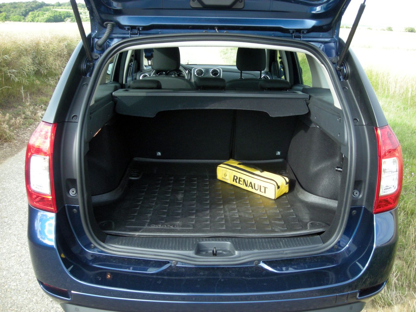 dacia-logan-mcv5866g.jpg