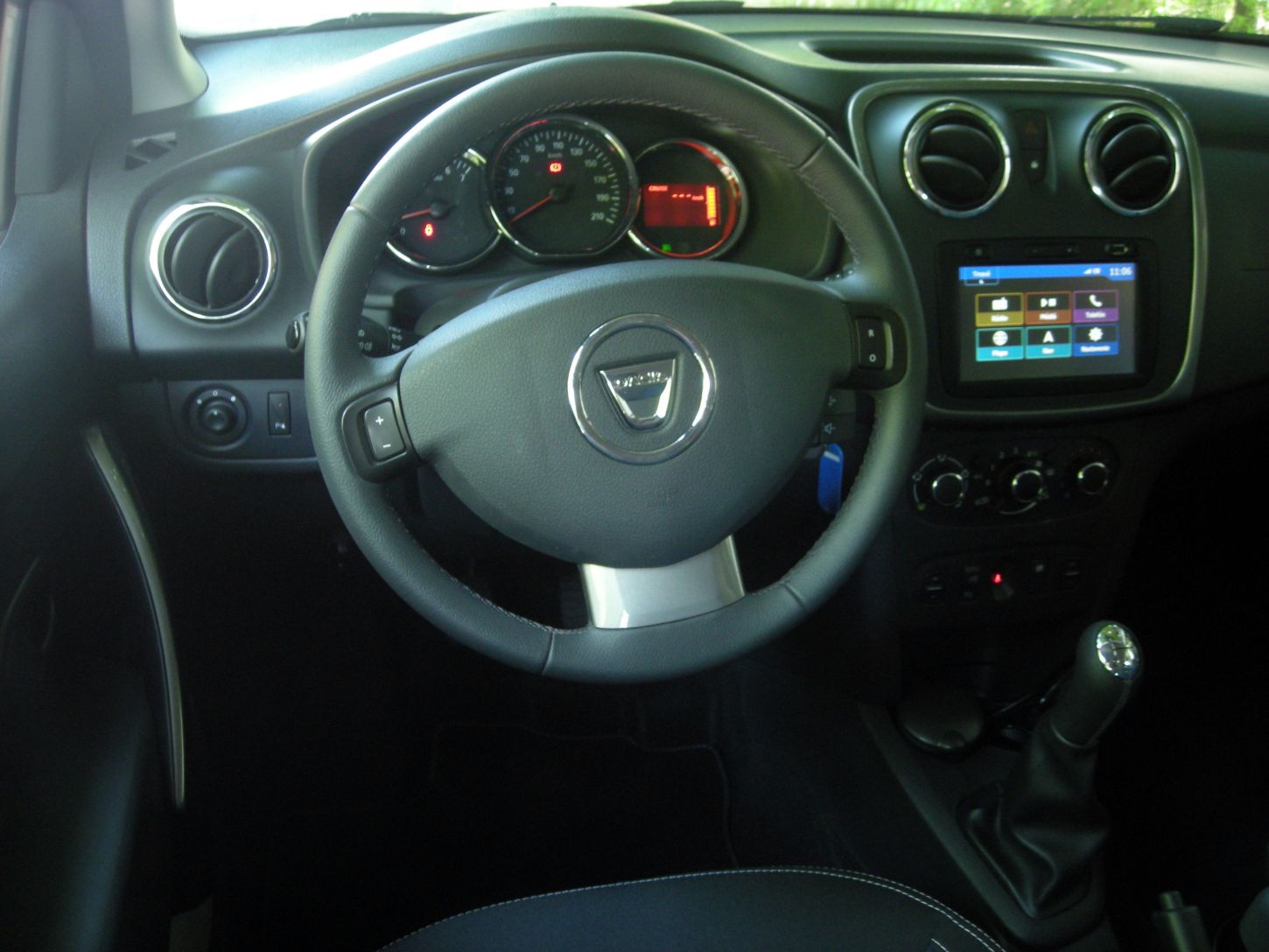 dacia-logan-mcv5875g.jpg