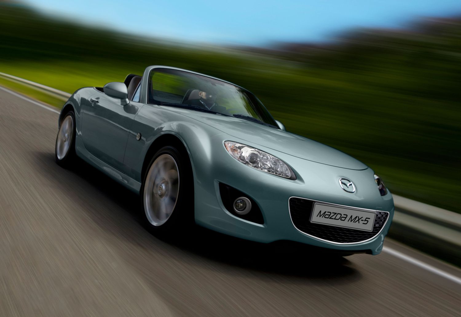 Mazda; mazda-mx-5-spring-edition-2011-g-1.jpg