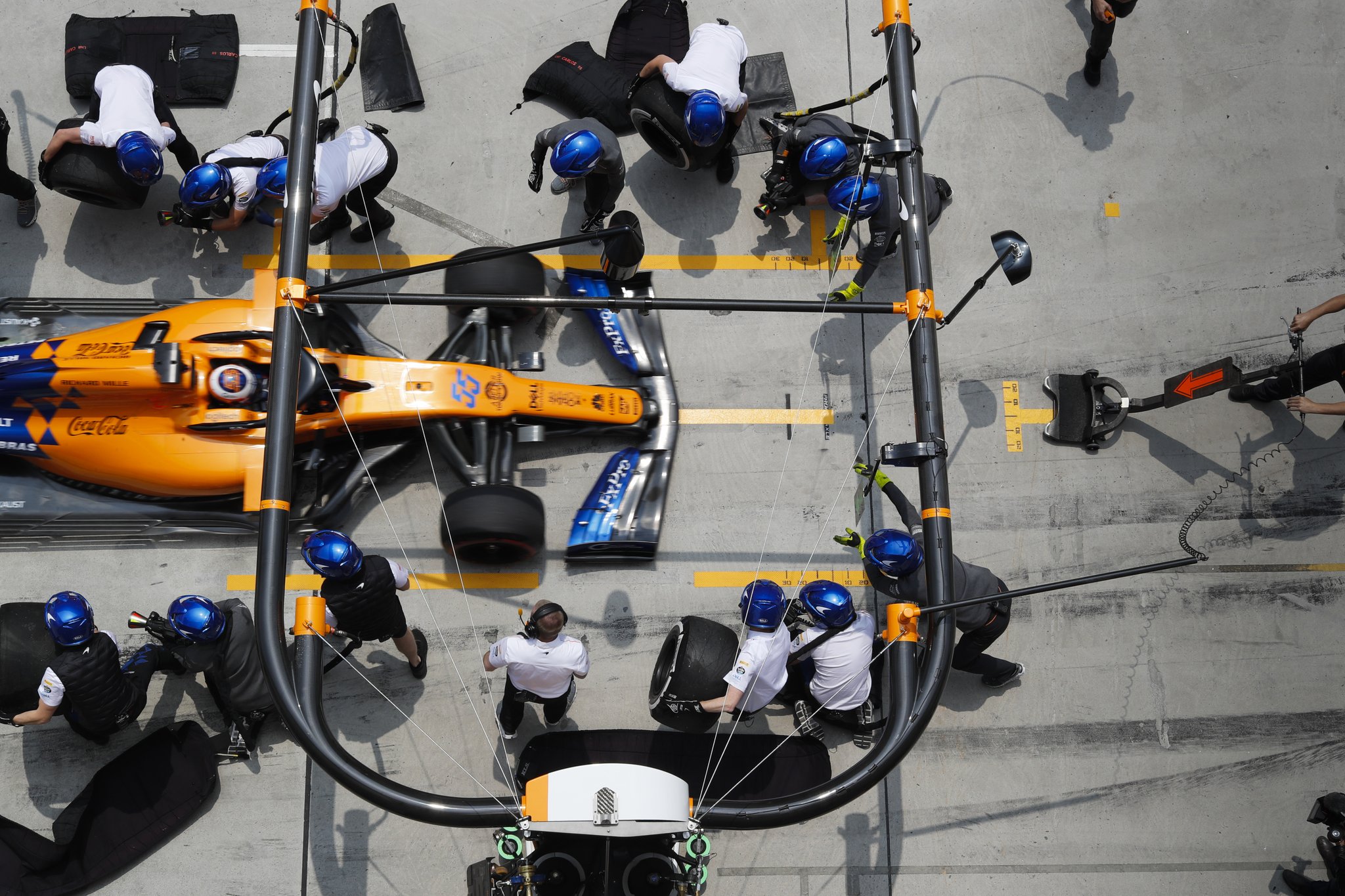 McLaren mcl02-15.jpg