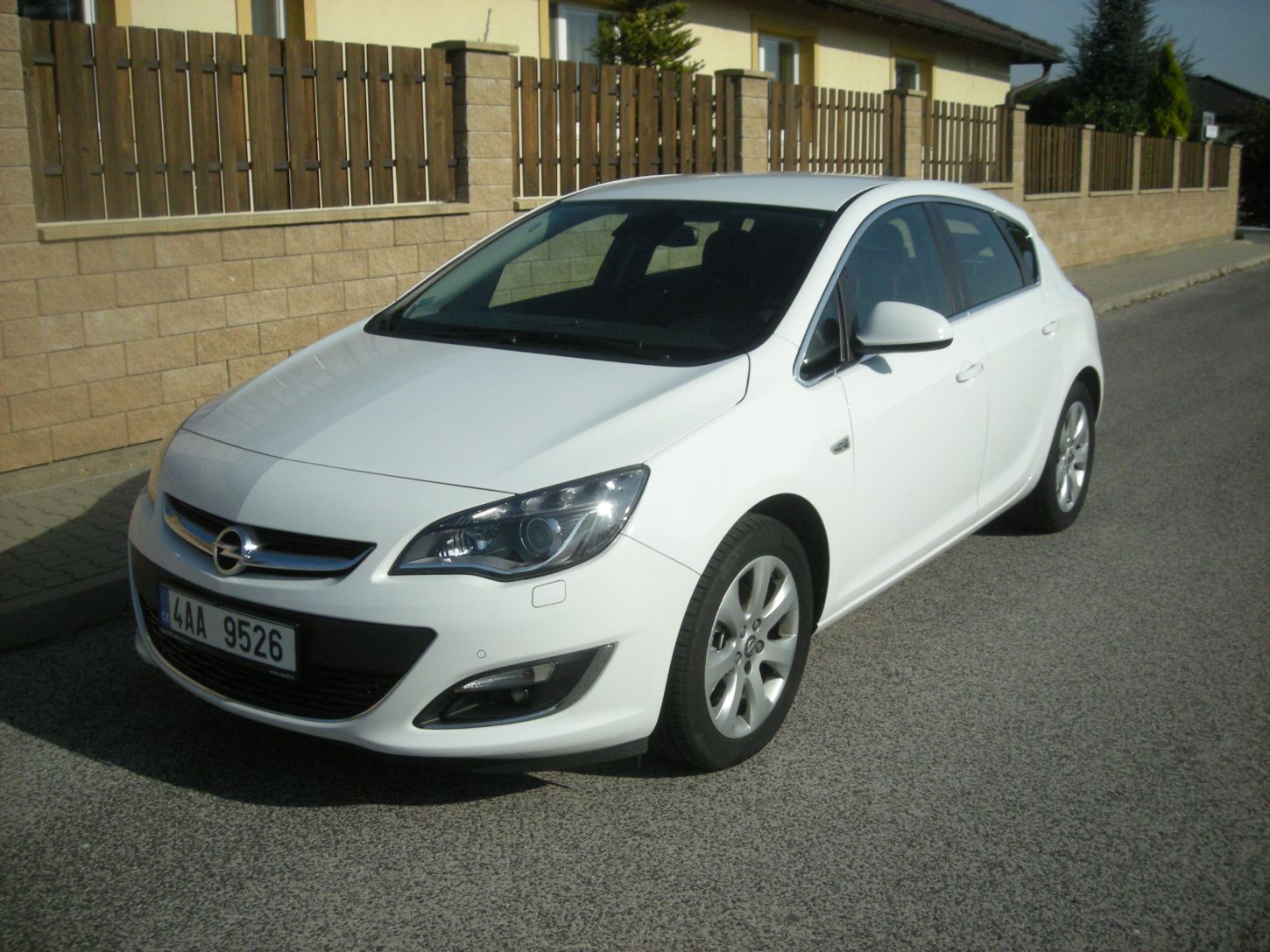 opel-astra-9674g.jpg