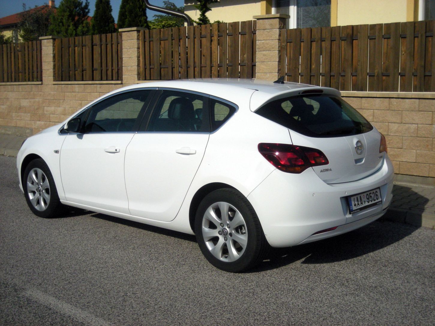 opel-astra-9676g.jpg