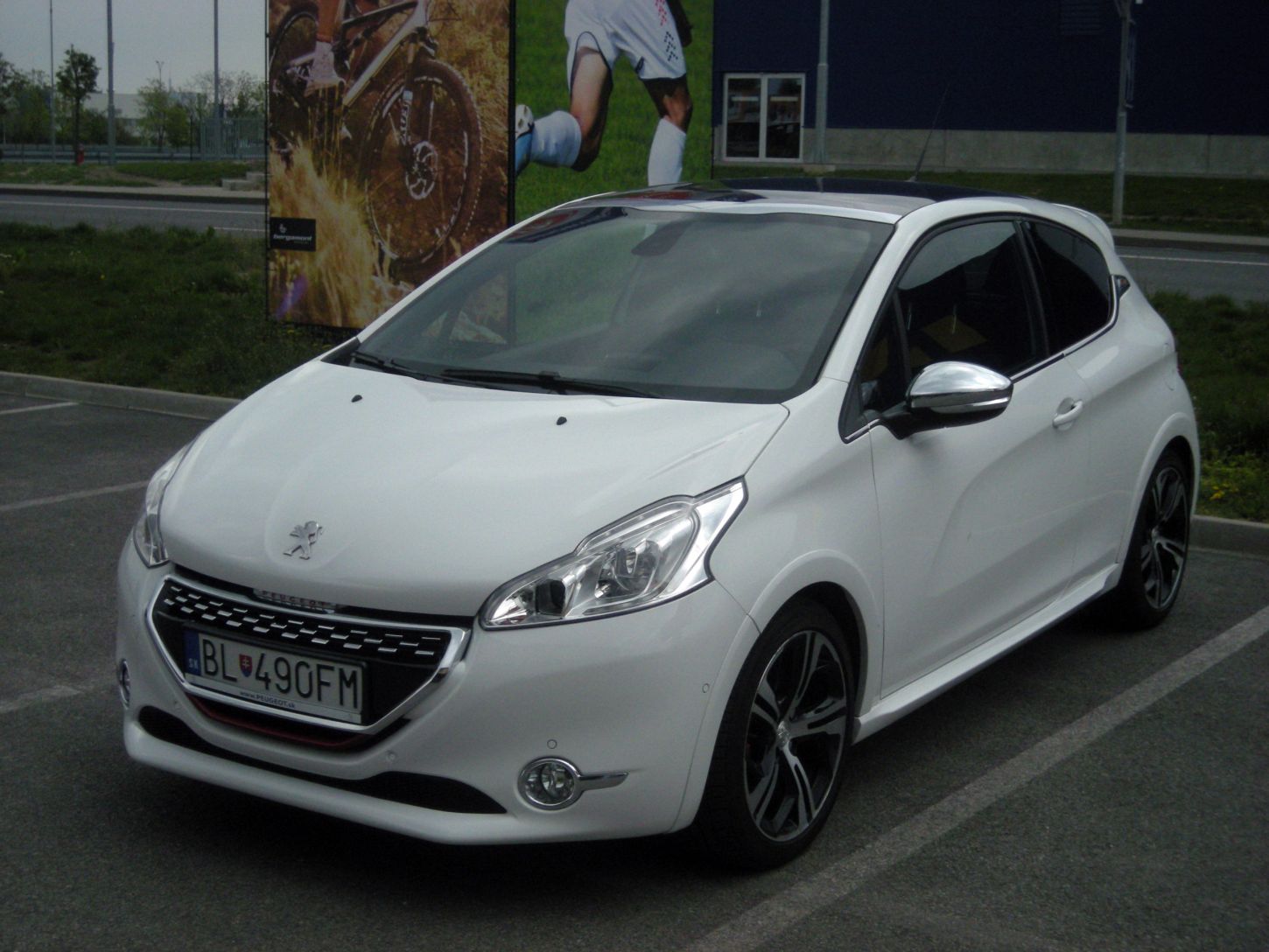 p208-gti-9143g.jpg