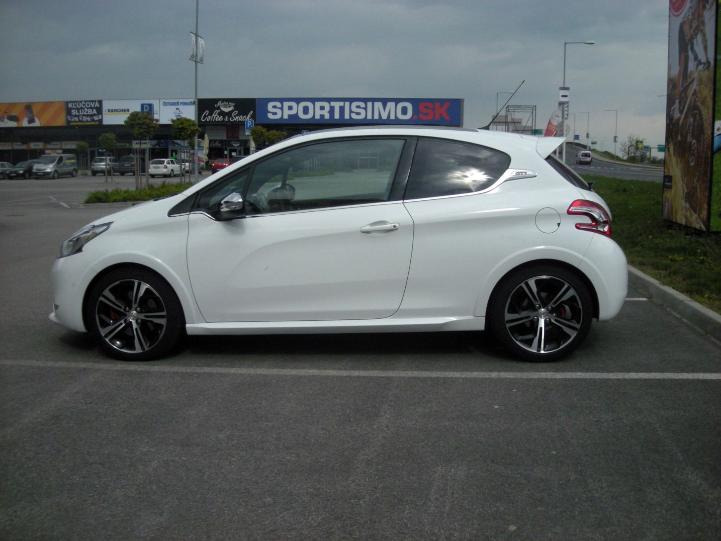 p208-gti-9144g.jpg