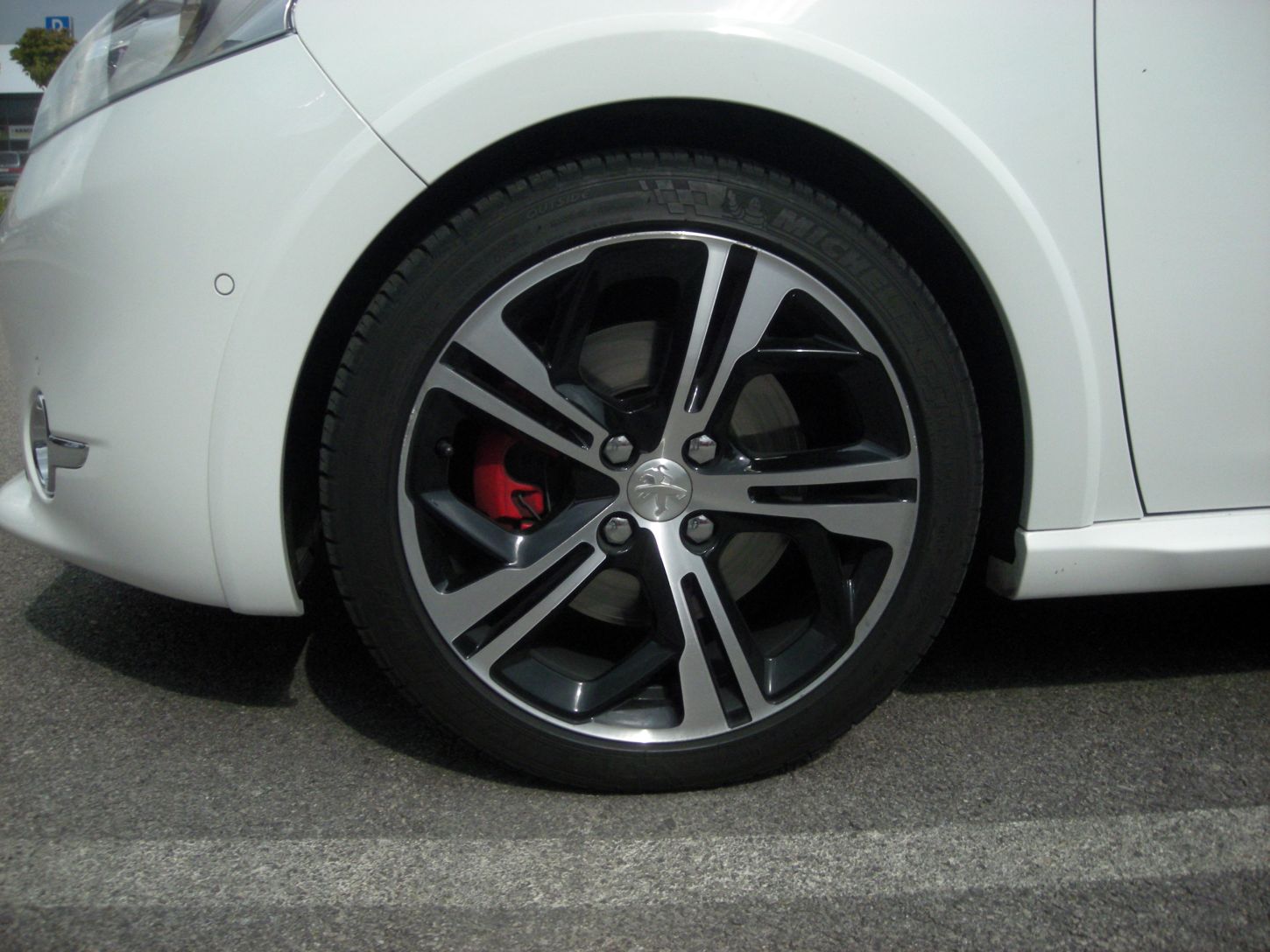 p208-gti-9145g.jpg