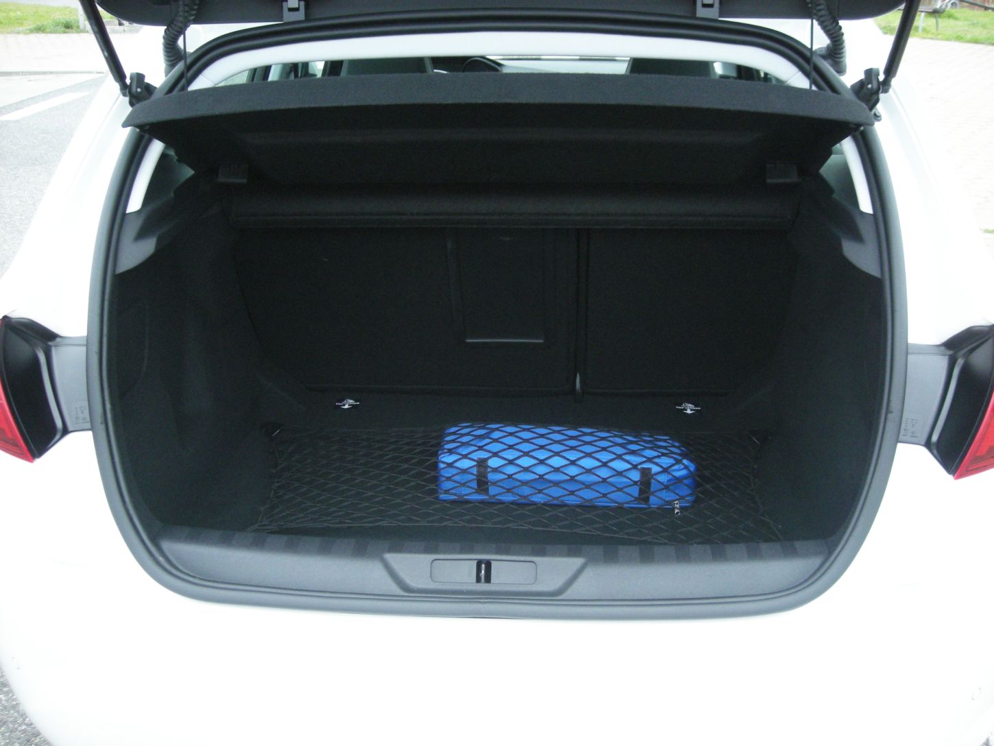 peugeot-308-n9045g.jpg
