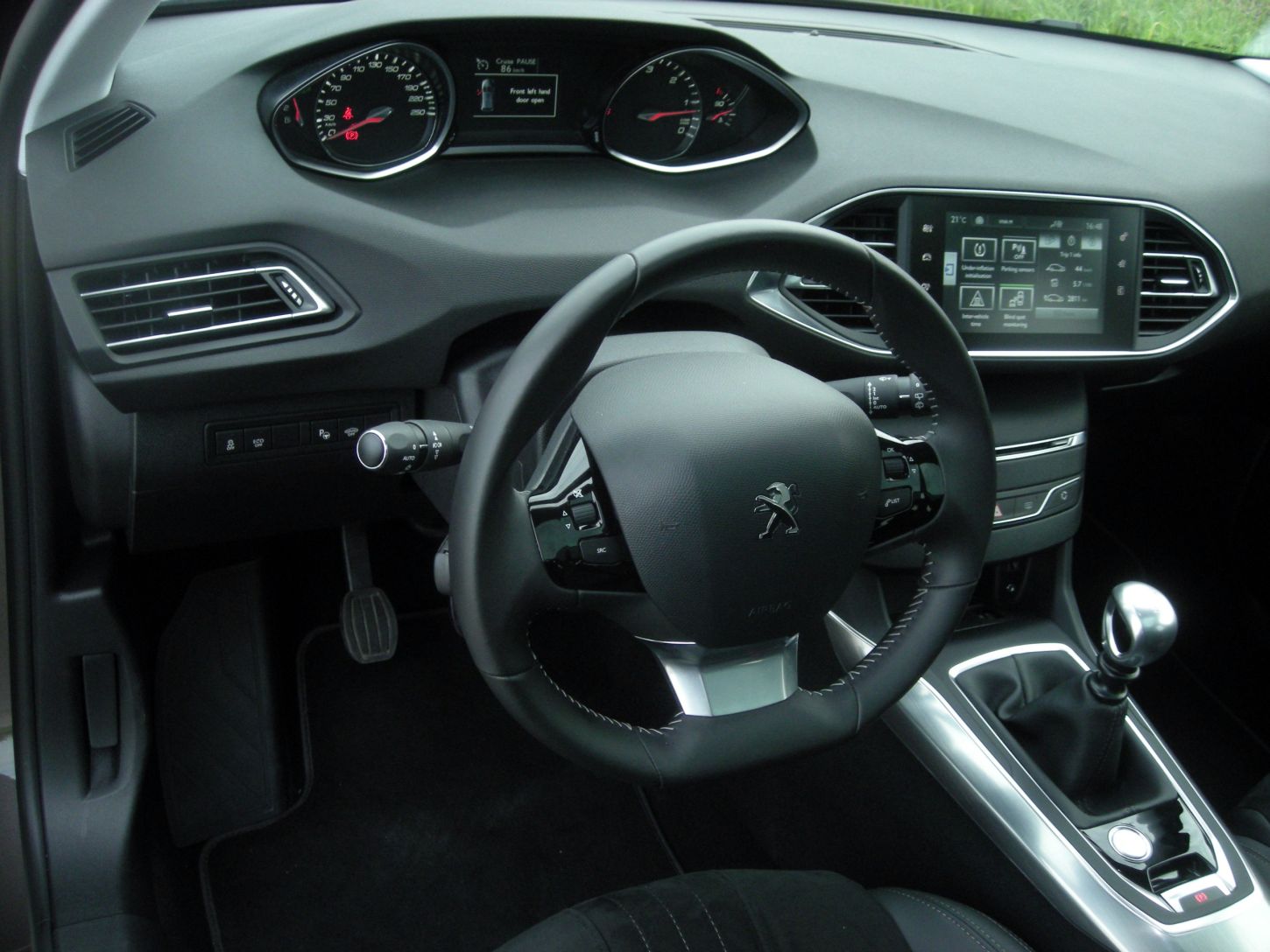 peugeot-308-sw-9652g.jpg