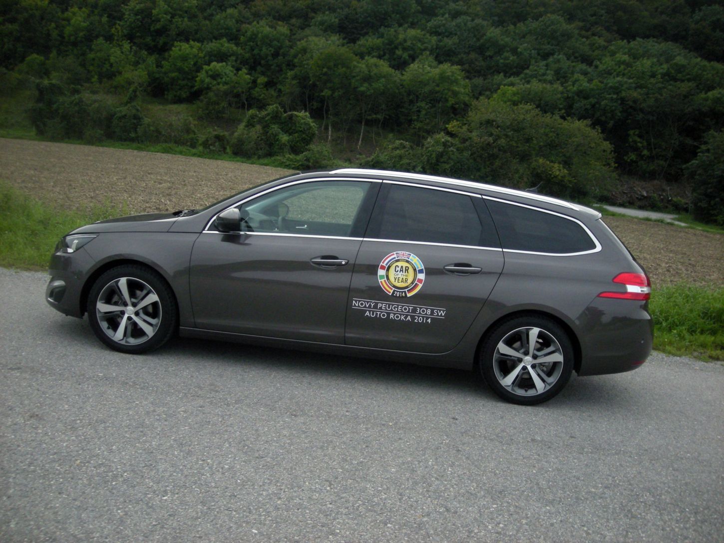 peugeot-308-sw-9654g.jpg