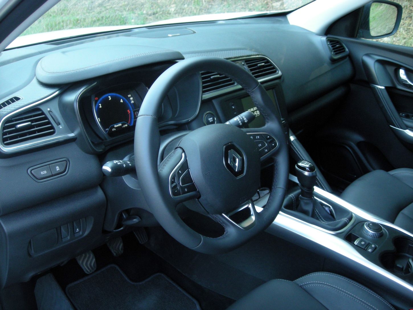 ren-kadjar-4wd-6003g-1.jpg