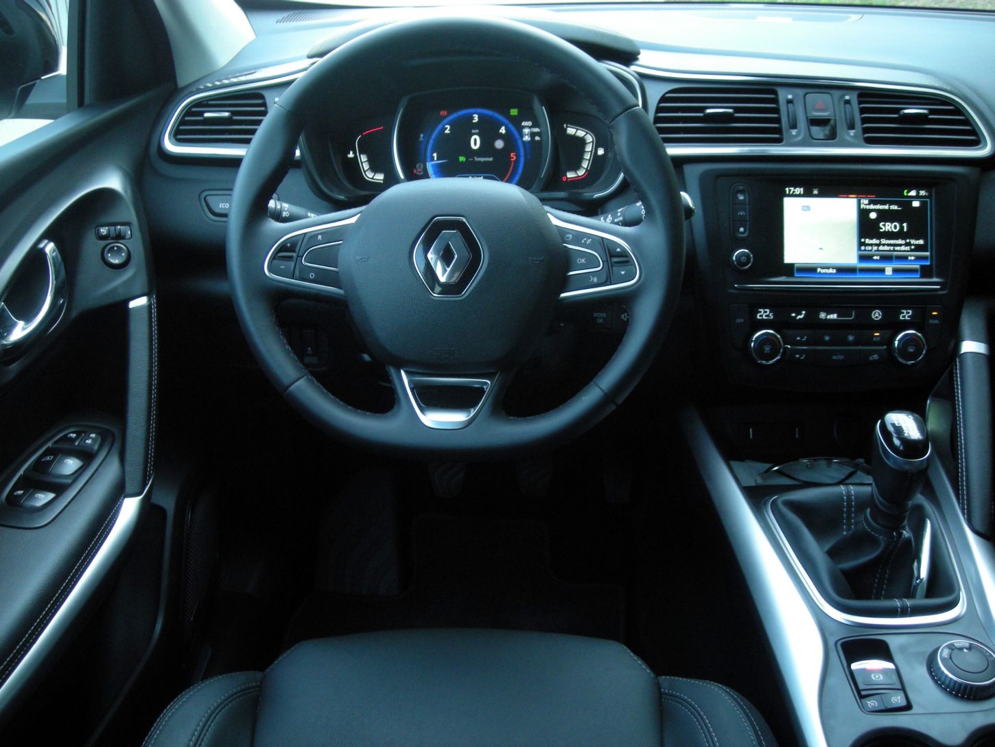 ren-kadjar-4wd-6006g-1.jpg