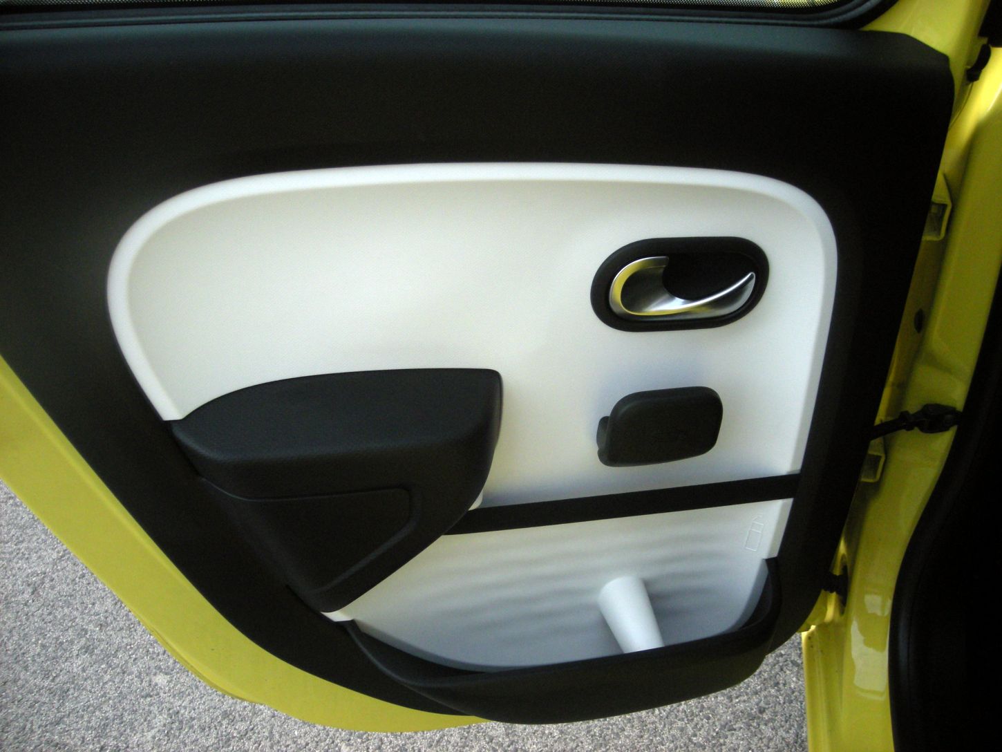 ren-twingo-iii-9761g.jpg
