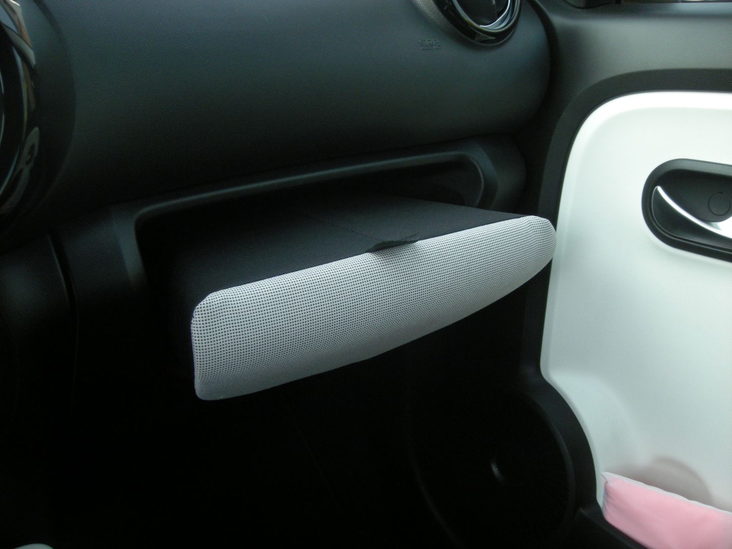 ren-twingo-iii-9770g.jpg