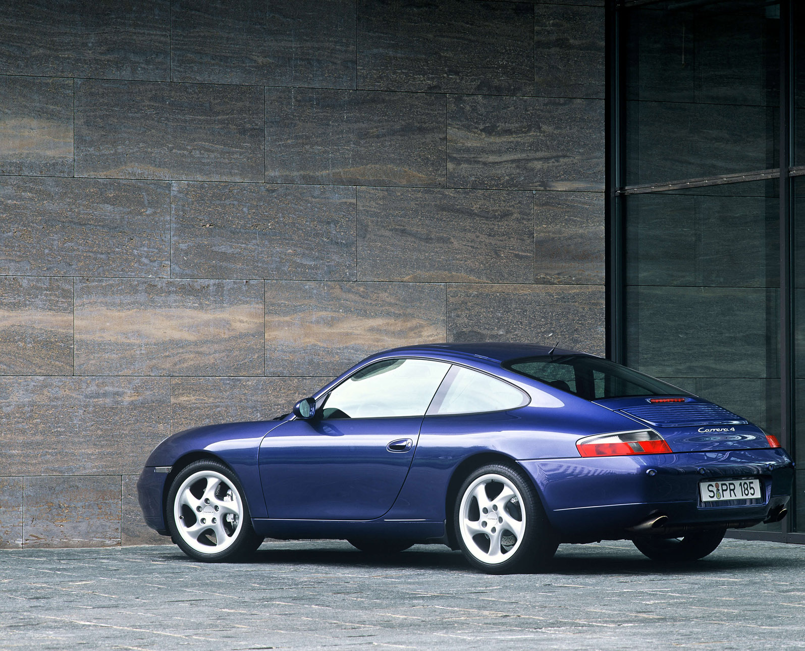 s13-0024-fine.jpg