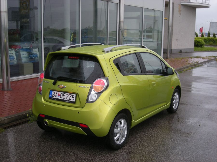 Ivan Václavík;Najmenším v rodine Chevroletov je Spark. spark2689g.jpg