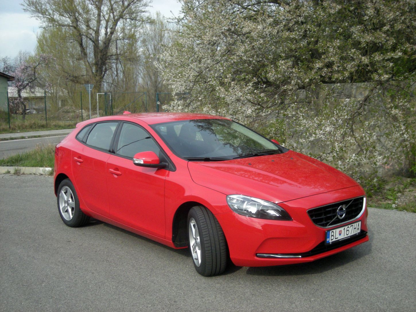 volvo-v40-n9057g.jpg