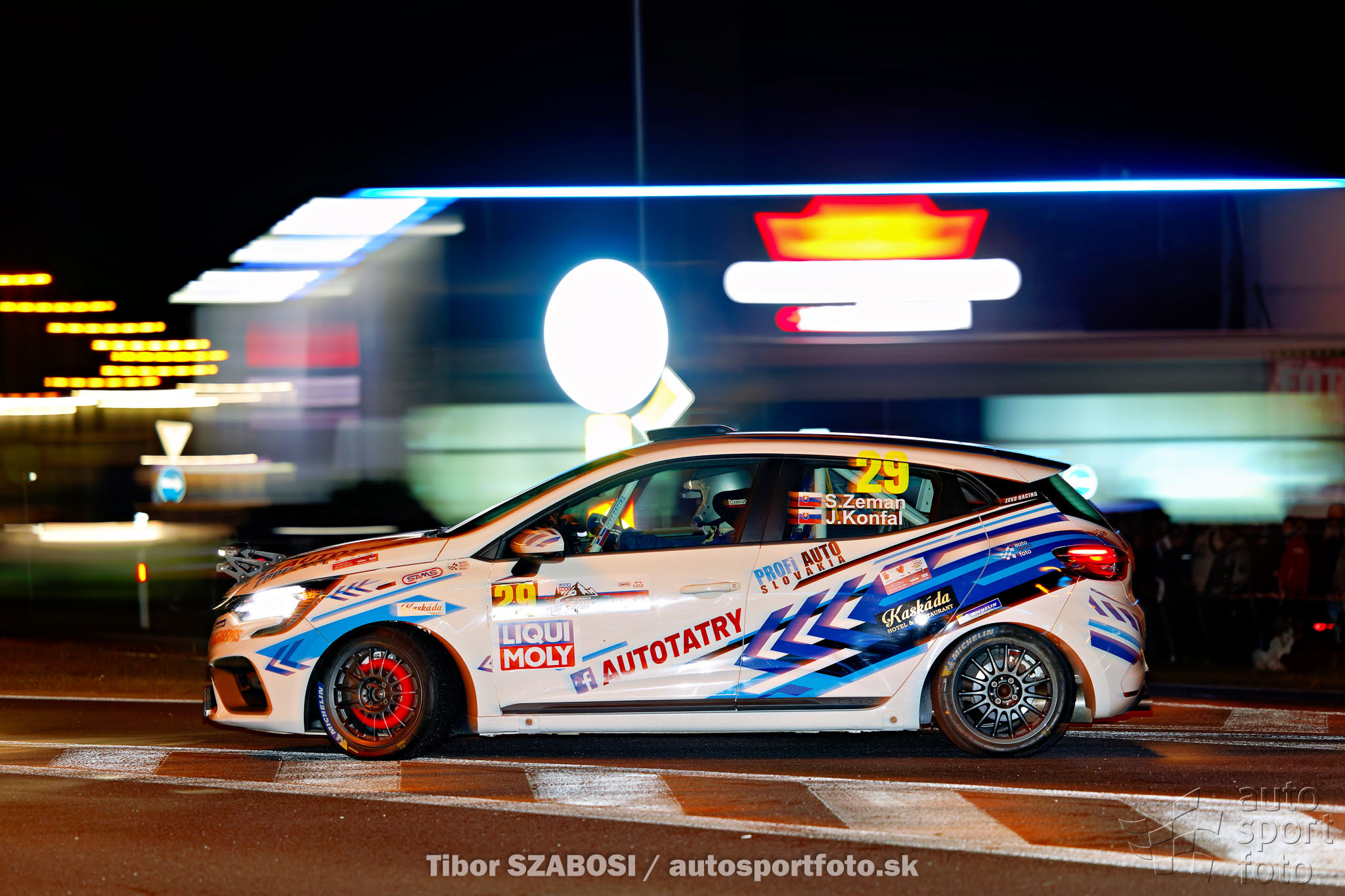 T. Szabosi;asf-4725-9.jpg