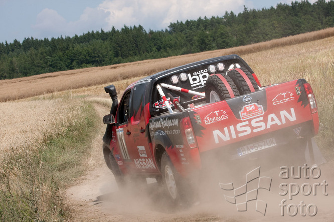 Michal Kostka;Juraj Ulrich / Daniela Ulrichová	- Nissan Navara