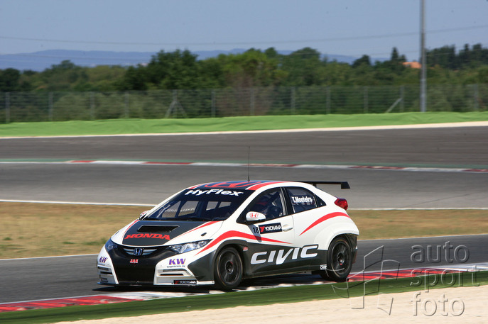 Copyright manufacturer;17428-track-testing-begins-on-the-civic-wtcc.jpg