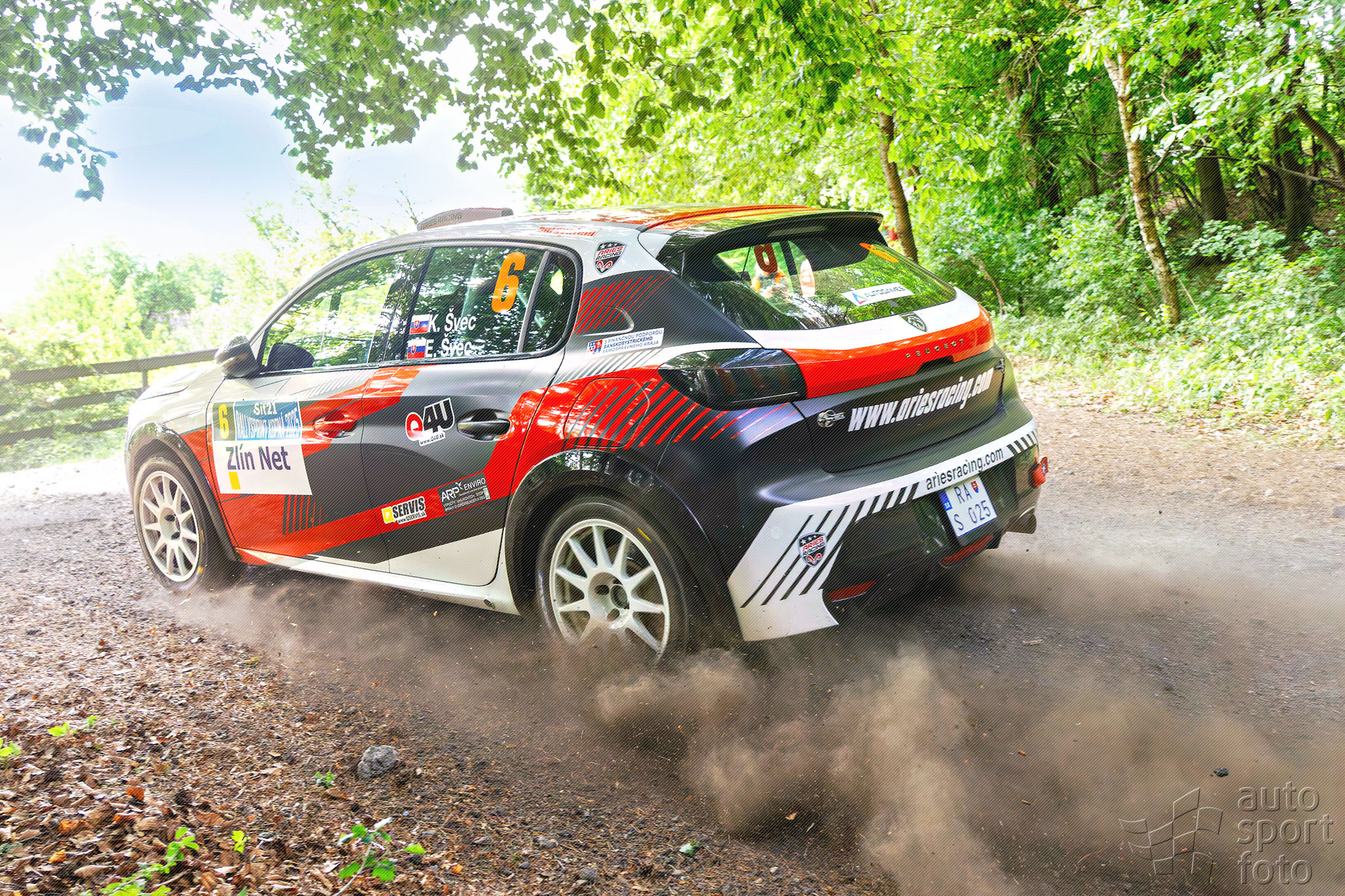 T. Szabosi;jm1a1919-3.jpg