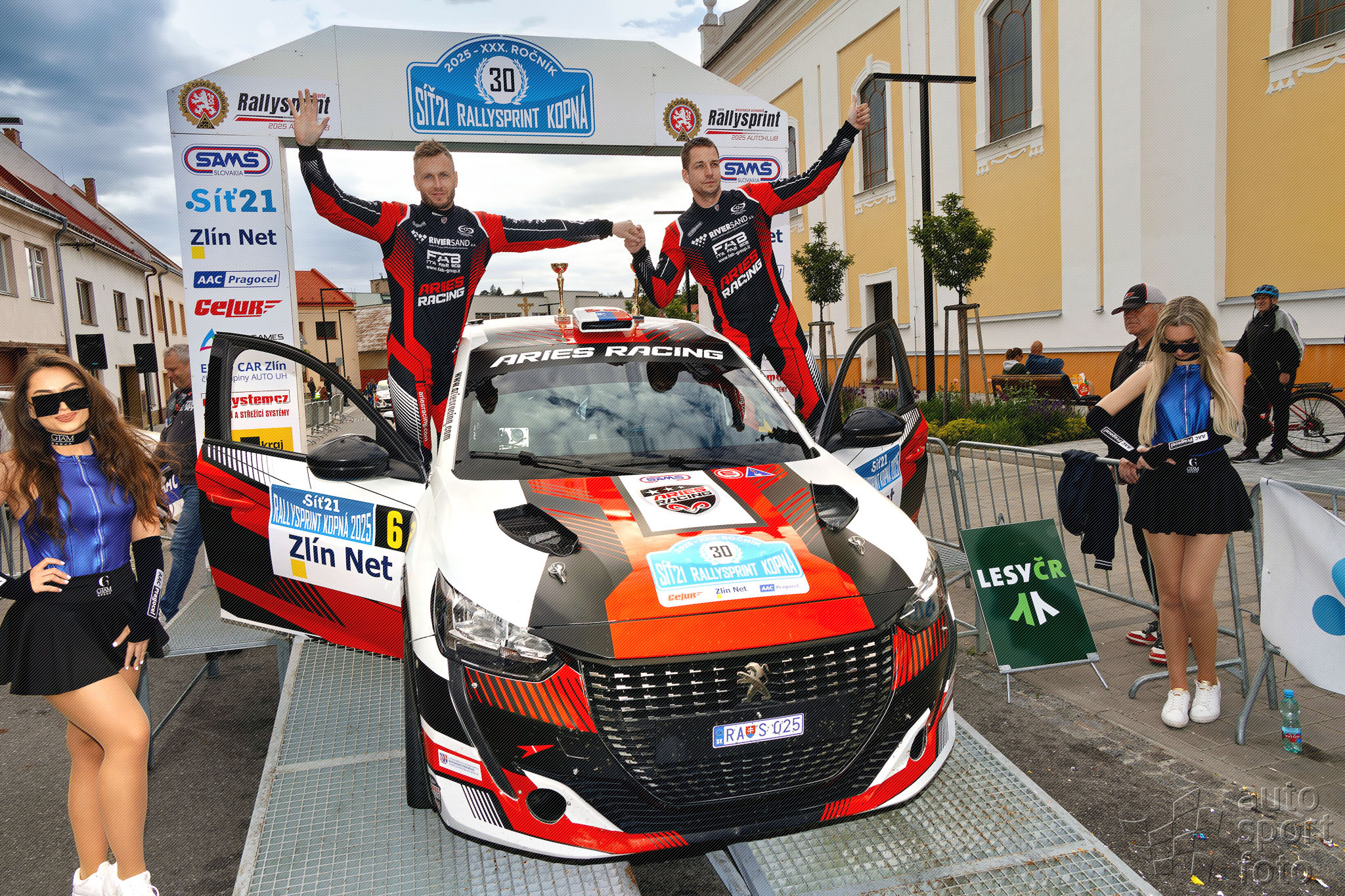 T. Szabosi;jm1a2401-3.jpg