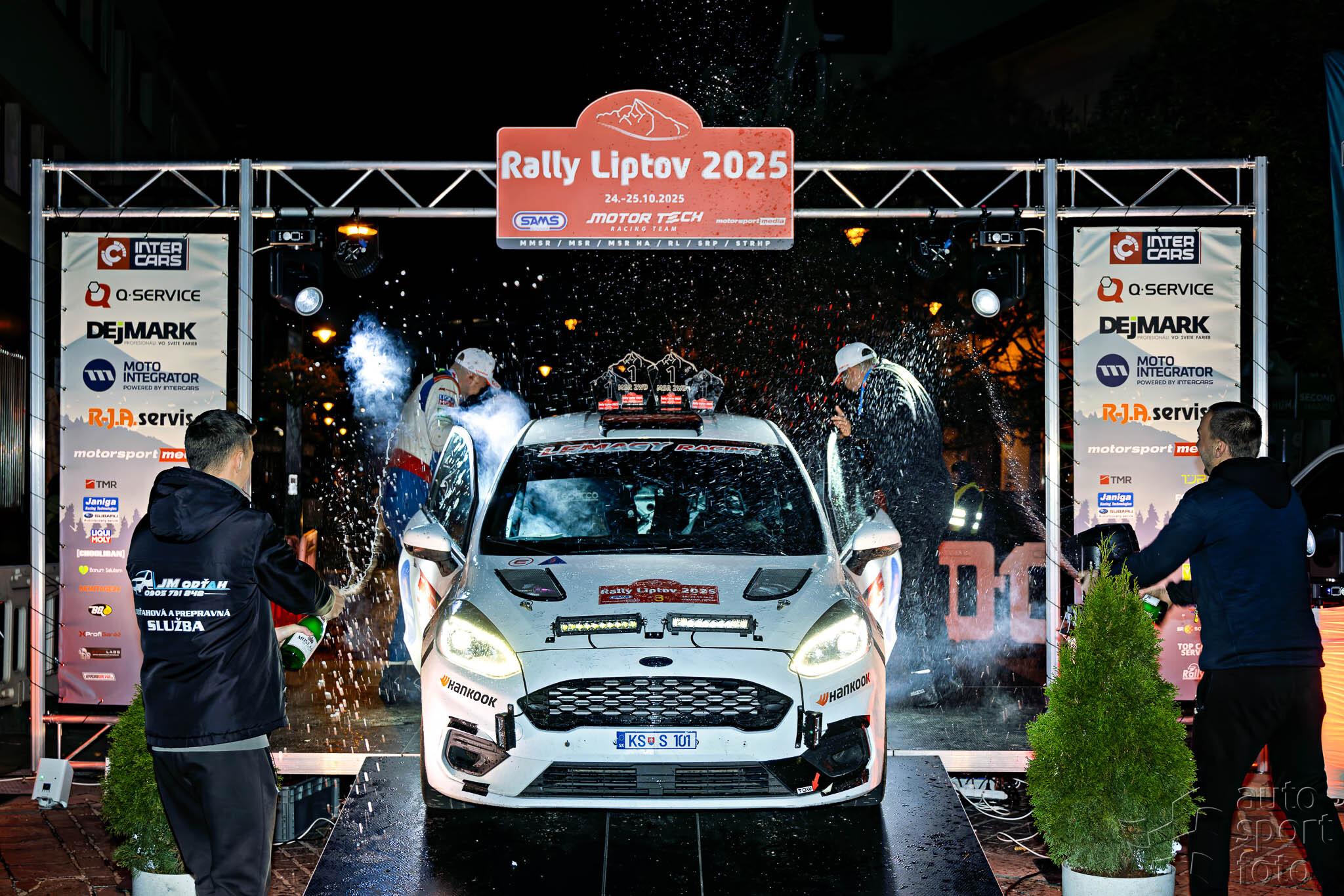 T. Szabosi;asf-8032x.jpg